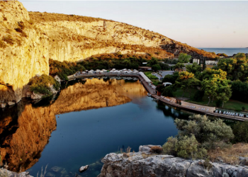 Περιφέρεια Αττικής: «Μηδενικό το έργο της Διοίκησης Δούρου, στον Δήμο Βάρης Βούλας Βουλιαγμένης»