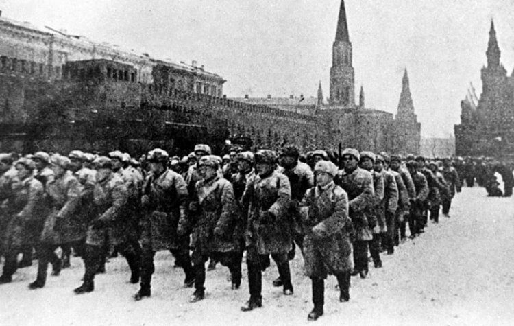 ΠΕΑΕΑ-ΔΣΕ: «Η νίκη στη Μάχη της Μόσχας  αποτελεί μεγάλη παρακαταθήκη για τις νέες γενιές»