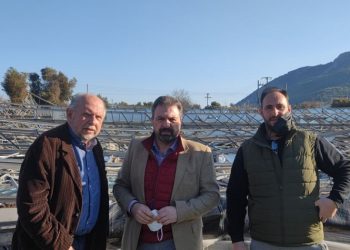 Κλιμάκιο του ΣΥΡΙΖΑ-ΠΣ κοντά στους αγρότες του Μαραθώνα, μετά τις καταστροφές