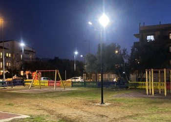 Η παιδική χαρά επί της Αμαρυσίας Αρτέμιδος φωτίζεται με φωτοβολταϊκά