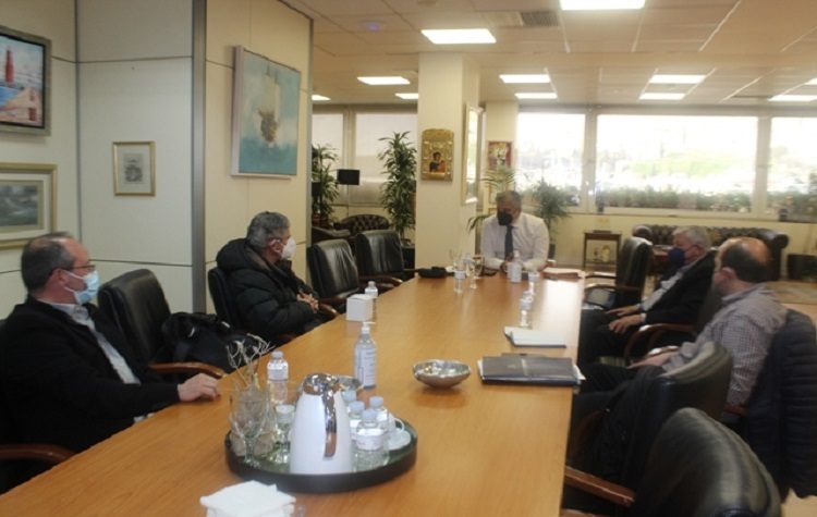 «Σέντρα» Πατούλη στον Δήμο Αμαρουσίου για το γήπεδο ποδοσφαίρου