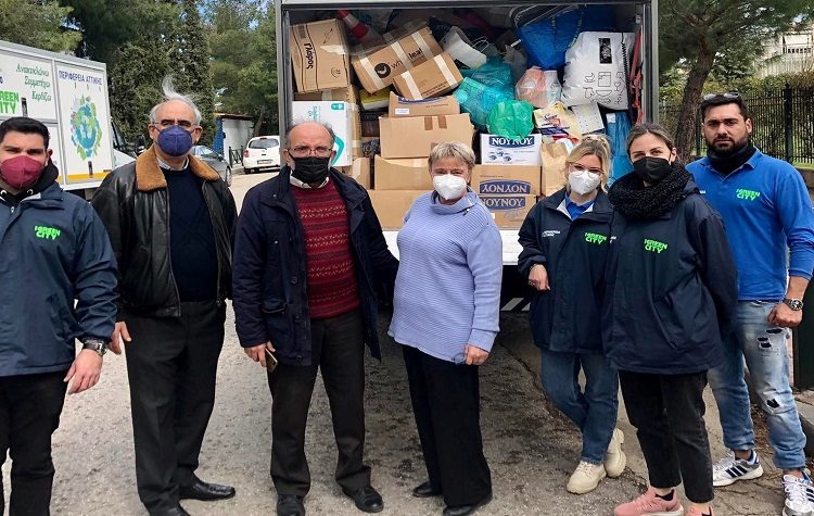 Μεγάλη η ανταπόκριση των πολιτών στη δράση για την Ουκρανία (Βίντεο)