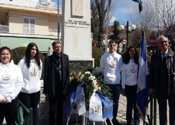 Έπαρση λαβάρων Μικρασιατικής Μνήμης: Μια λιτή και συγκινητική εκδήλωση στη Νέα Ερυθραία