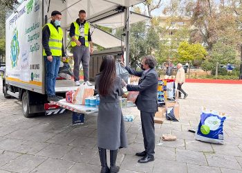 Συγκινητική η ανταπόκριση των πολιτών στο κάλεσμα για στήριξη του ουκρανικού λαού