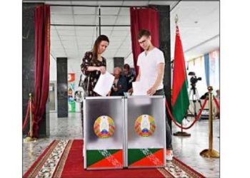 «ΝΑΙ» στη συνταγματική μεταρρύθμιση είπε ο λαός της Λευκορωσίας