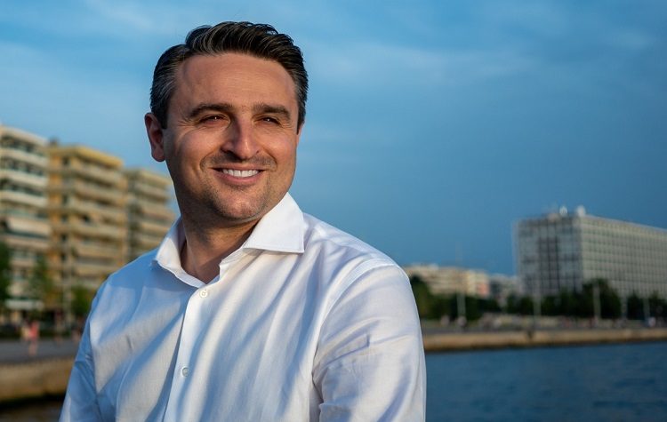 Αφιερωμένο στις γυναίκες που σήμερα λείπουν από τη γιορτή