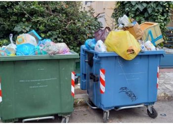 «Βουνά» από σκουπίδια στην πόλη - Η θέση της αντιδημάρχου Καθαριότητας