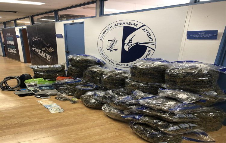 Δεκάδες κιλά χασίς και κοκαΐνη σε σπίτι στο Ηράκλειο - Βίντεο της ΕΛ.ΑΣ