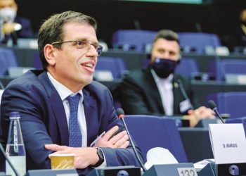 Η ήττα του αυταρχισμού;