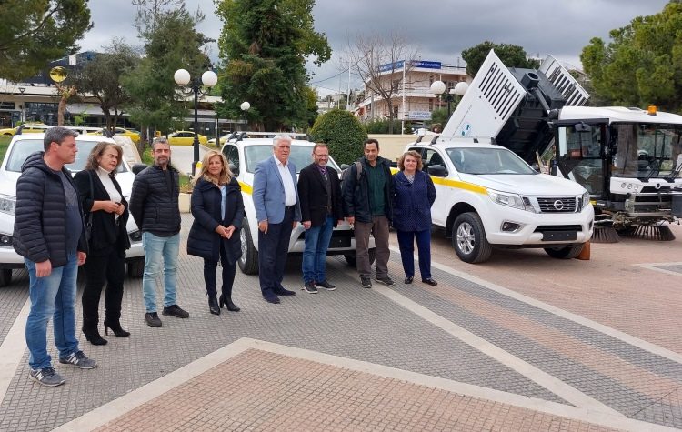 Επτά νέα οχήματα και ένα σάρωθρο στη διάθεση του Δήμου