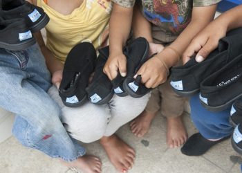 «Πασχαλινά» παπούτσια για τα παιδιά