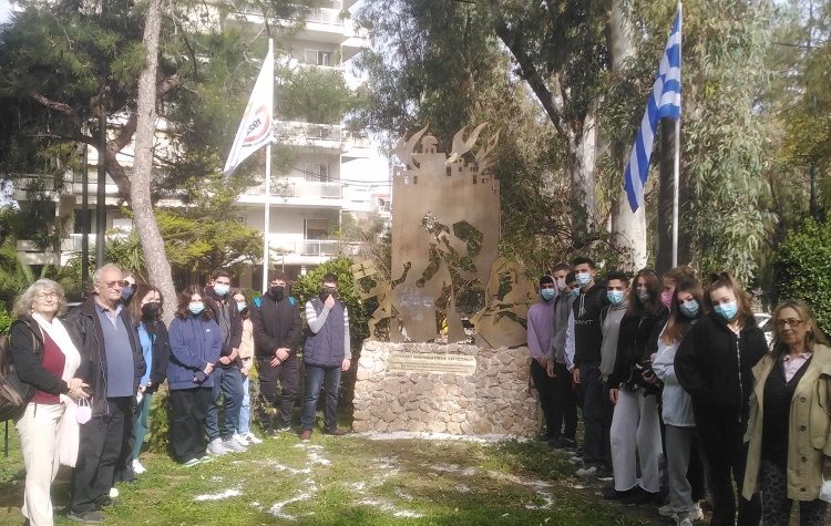 Περίπατος ιστορικής μνήμης και γνώσης για μαθητές της πόλης (Eικόνες)