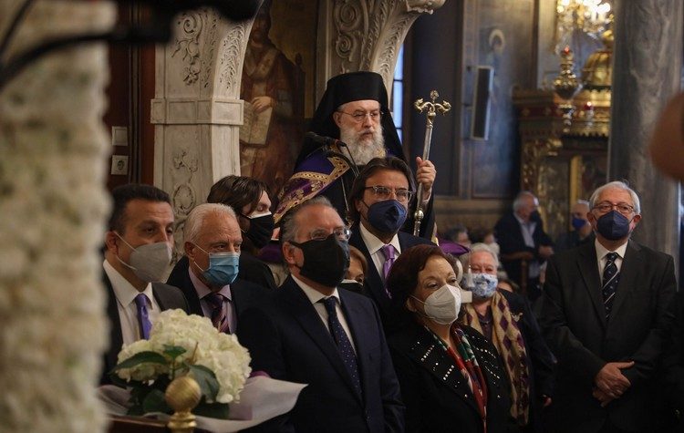 Παρουσία του δημάρχου η ακολουθία των Μεγάλων Ωρών και της Αποκαθηλώσεως στον Ι. Ν. Κοιμήσεως Θεοτόκου Αμαρουσίου