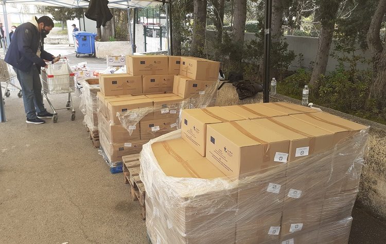 ΤΕΒΑ & Δήμος: Σε περισσότερες από 200 οικογένειες η διανομή τροφίμων