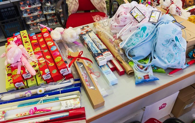 Οι «νονοί» επέστρεψαν… δριμύτεροι με πασχαλινά δώρα