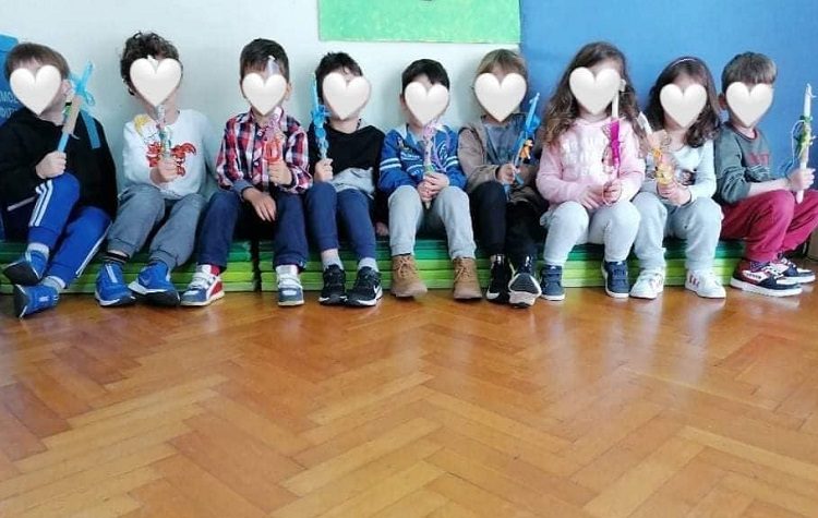 Παιδικοί σταθμοί Δήμου: Μεγάλη αγκαλιά αγάπης από λιλιπούτειους μαθητές