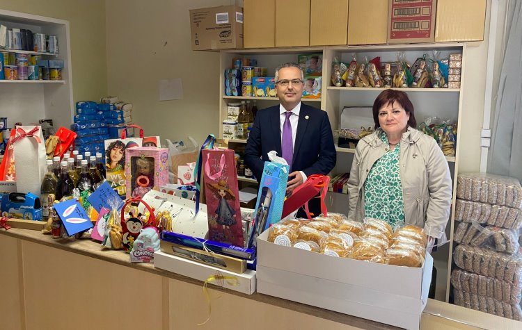 Πασχαλινά πακέτα αγάπης και ανθρωπιάς από τον Δήμο