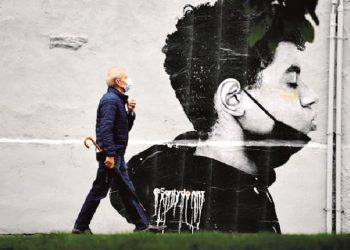 Ποια… κανονικότητα;