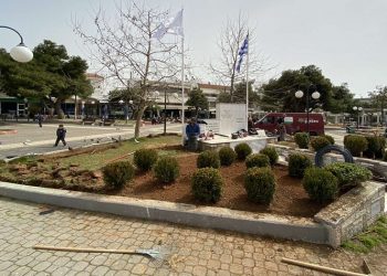 Συνεχίζονται οι εργασίες αναβάθμισης σε τρεις πλατείες του Δήμου