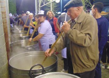 62ο ΚΕΣΚΕΚΙ: Πλήθος κόσμου στα Μελίσσια τίμησε την επάνοδο του εθίμου