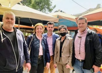 Συνεχίζει να στηρίζει το Κοινωνικό Παντοπωλείο η Γ΄ Λαϊκή Αγορά Αθηνών