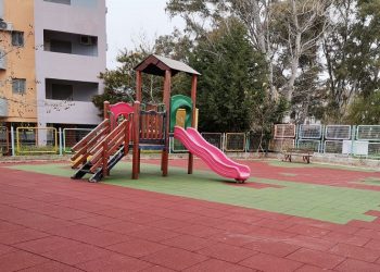 Νέο ασφαλές δάπεδο στο Νηπιαγωγείο Χαλκουτσίου