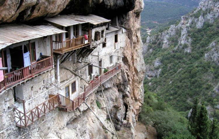 Σύλλογος Πεζοπόρων: Απρίλιος ξεχωριστών περιηγήσεων