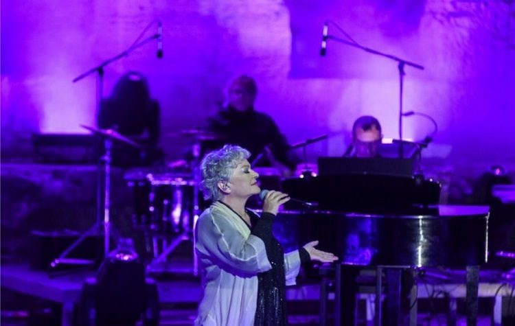 Η Τάνια Τσανακλίδου παρουσιάζει το β’ μέρος της παράστασης «Το Μαγικό Κουτί»