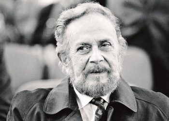 Με τον Γιάννη Ρίτσο της Πρωτομαγιάς