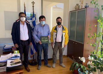 Με μέλη του Συλλόγου γονέων και φίλων αυτιστικών ατόμων «Αναγέννηση» συναντήθηκε ο Τάσος Μαυρίδης