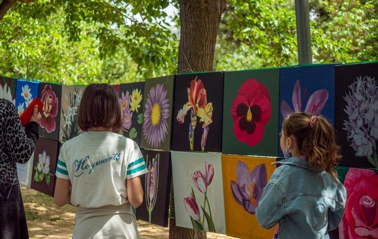 Ο Σύλλογος Αθμονέων τίμησε την Γιορτή της Μητέρας στη Βορέειο Βιβλιοθήκη