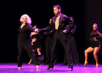 Φιλανθρωπικό gala χορού: Χόρεψαν για την ειρήνη