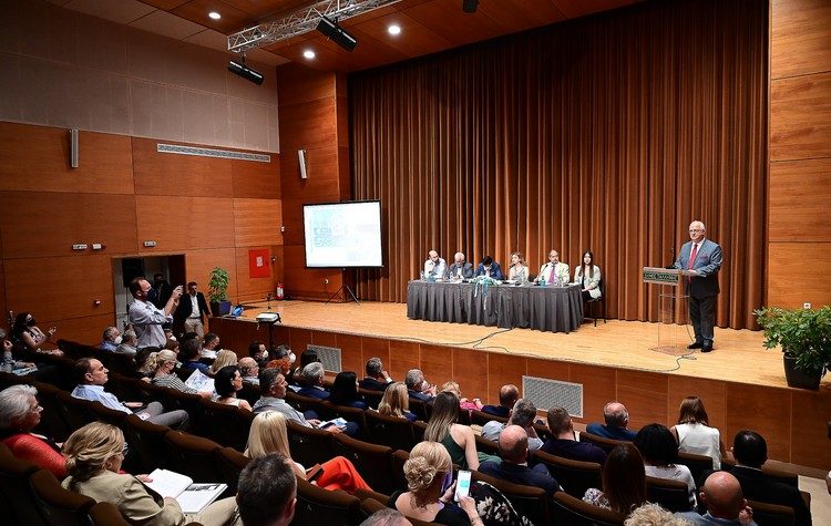 Σε πανηγυρική τελετή παρουσιάστηκε του δίτομο έργο του Δήμου για τα 200 χρόνια από την Επανάσταση του 1821