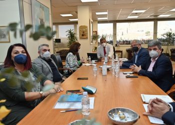 Έργα που παραμένουν στα «χαρτιά» στο επίκεντρο της συνάντησης Πατούλη - Αμπατζόγλου