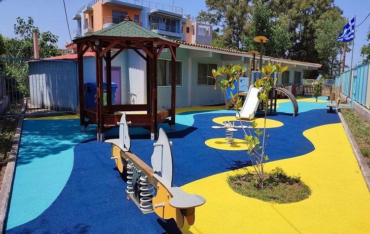 Αναβαθμίστηκαν τα προαύλια του ειδικού δημοτικού Ωρωπού και του νηπιαγωγείου Χαλκουτσίου