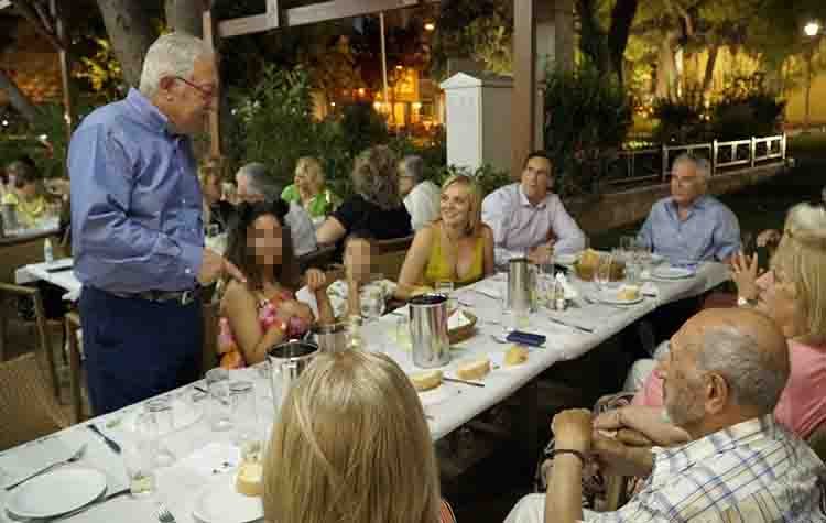 Καλοκαιρινή συνάντηση της Ένωσης Πελοποννησίων Αμαρουσίου παρόντος του δημάρχου