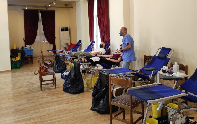 Θερμή ανταπόκριση των πολιτών στην καλοκαιρινή αιμοδοσία
