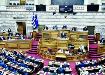 Βουλή: Ερμηνείες και κάλπες