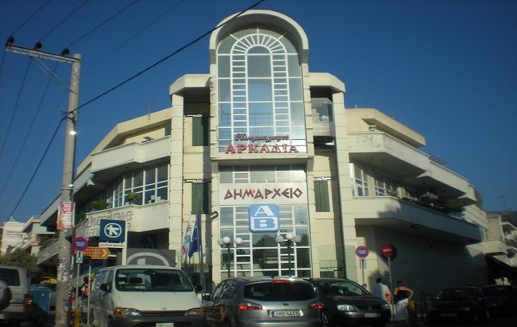 Κόντρα Θεοδωρικάκου - Κατωπόδη για την κατάληψη του Δημαρχείου