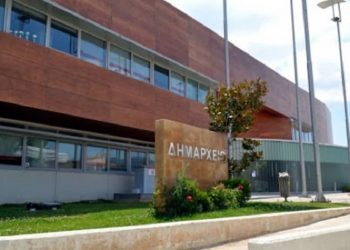 «Συστράτευση» στην Παλλήνη για προαστιακό και πεζογέφυρες