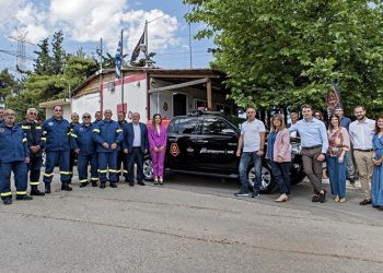 Εθελοντές Κρυονερίου: Στη «μάχη» της πυρόσβεσης με ειδικά τροποποιημένο όχημα