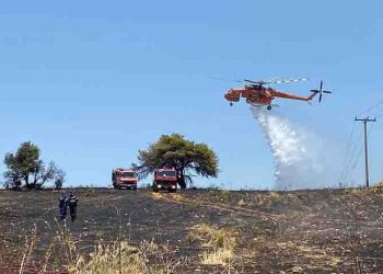 Οριοθετήθηκε η φωτιά στον Άγιο Στέφανο - Ένας τραυματίας