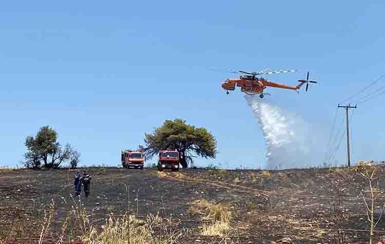 Οριοθετήθηκε η φωτιά στον Άγιο Στέφανο - Ένας τραυματίας