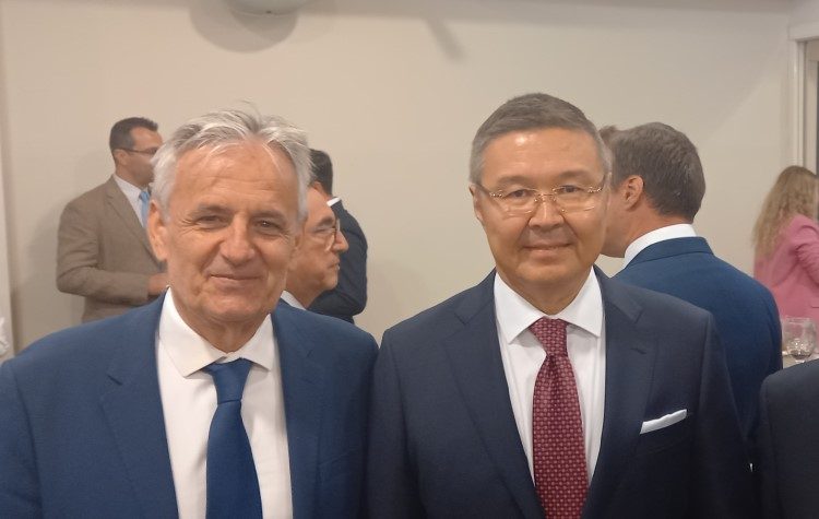 Β. Γιαννακόπουλος: «Ενδυνάμωση Ελλάδας - Καζακστάν σε πολιτισμικό και επιχειρηματικό επίπεδο»