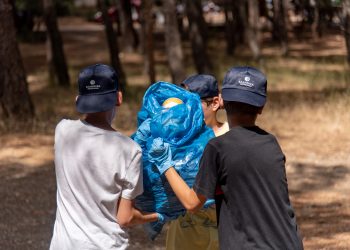 Όμιλος ΕΛΠΕ: Καθαρισμοί παραλιών και χώρων πρασίνου