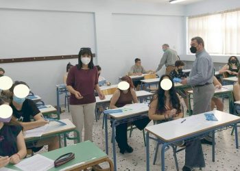 Αναμνηστικά δώρα στους μαθητές της Γ΄ Τάξης των Λυκείων μοίρασε η δημοτική Αρχή