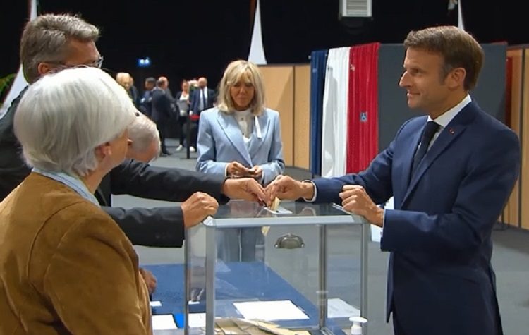 ΚΚΕ: «Εντεινόμενη η λαϊκή δυσαρέσκεια στην κυβέρνηση Μακρόν»