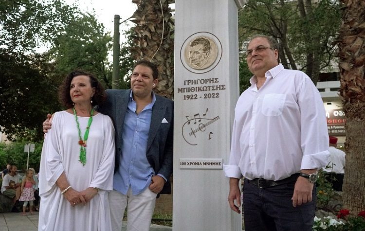 Πλατεία Γρηγόρη Μπιθικώτση με μνημείο για τον «Σερ του ελληνικού τραγουδιού» στην Τούφα