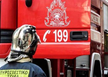 Κατασβέστηκε η φωτιά στη Γλυφάδα - Άγνωστα τα αίτια