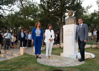 Η προτομή του Παύλου Μπακογιάννη κοσμεί το  Άλσος Ψυχικού